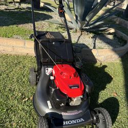 HondaHRC 216  hydrostatic transmission Commercial Lawn Mower