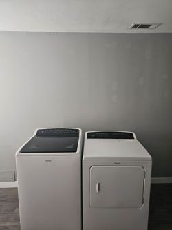 WHIRLPOOL WASHER AND DRYER GOOD CONDITION BOTH ELECTRIC CLEAN AND DESINFECTED XL CAPACITY 5.3 CU DELIVERY AVAILABLE FOR EXTRA FEE