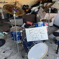 5 Piece DW Drum Set Complete