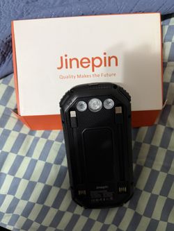 Solar Cell Phone Charger ( Iph Or Ios)  Nee Boxed