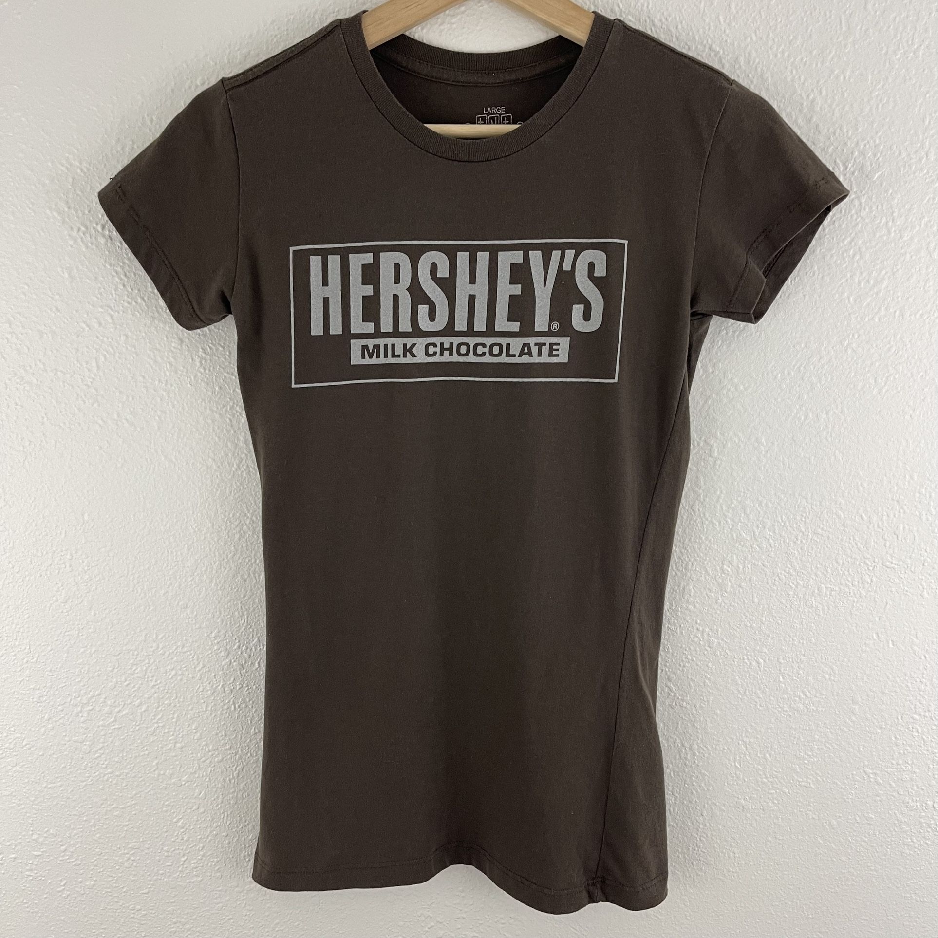 TNT Vintage Y2K Brown Hersheys Milk Chocolate Crewneck Short Sleeve Graphic Tee