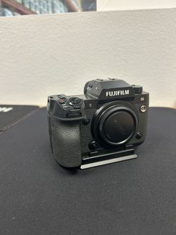 FUJIFILM X-H2S - Like New
