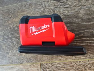 Milwaukee ROVER Light with USB Charging M12
