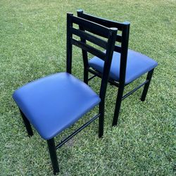 Kitchen Table Chairs 6 Pieces  $5 Each 