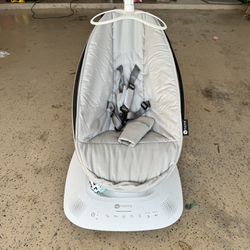 4MOMS Mamaroo Baby Swing