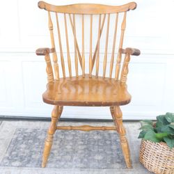 Solid Wood Vintage Colonial Mid Century Brace Back Spindle Fan Back Windsor Tavern Captains Chair Bankers Armchair With Armrests & Wide Seat
