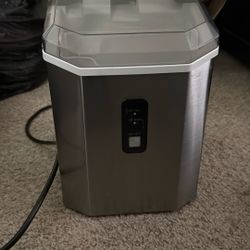 Ice Maker 