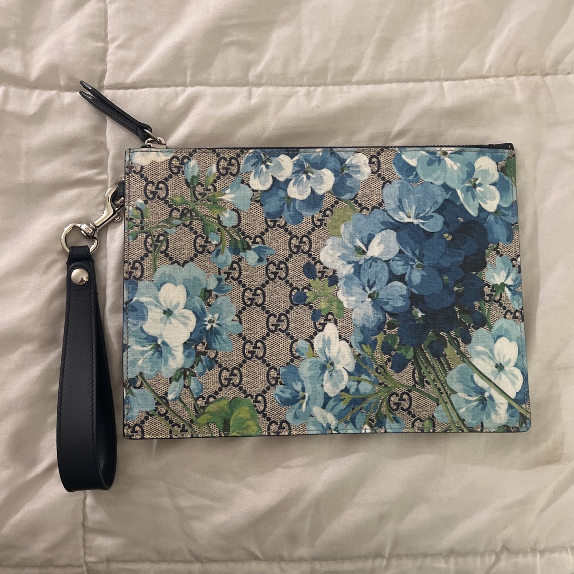 Authentic Gucci  Supreme Canvas 