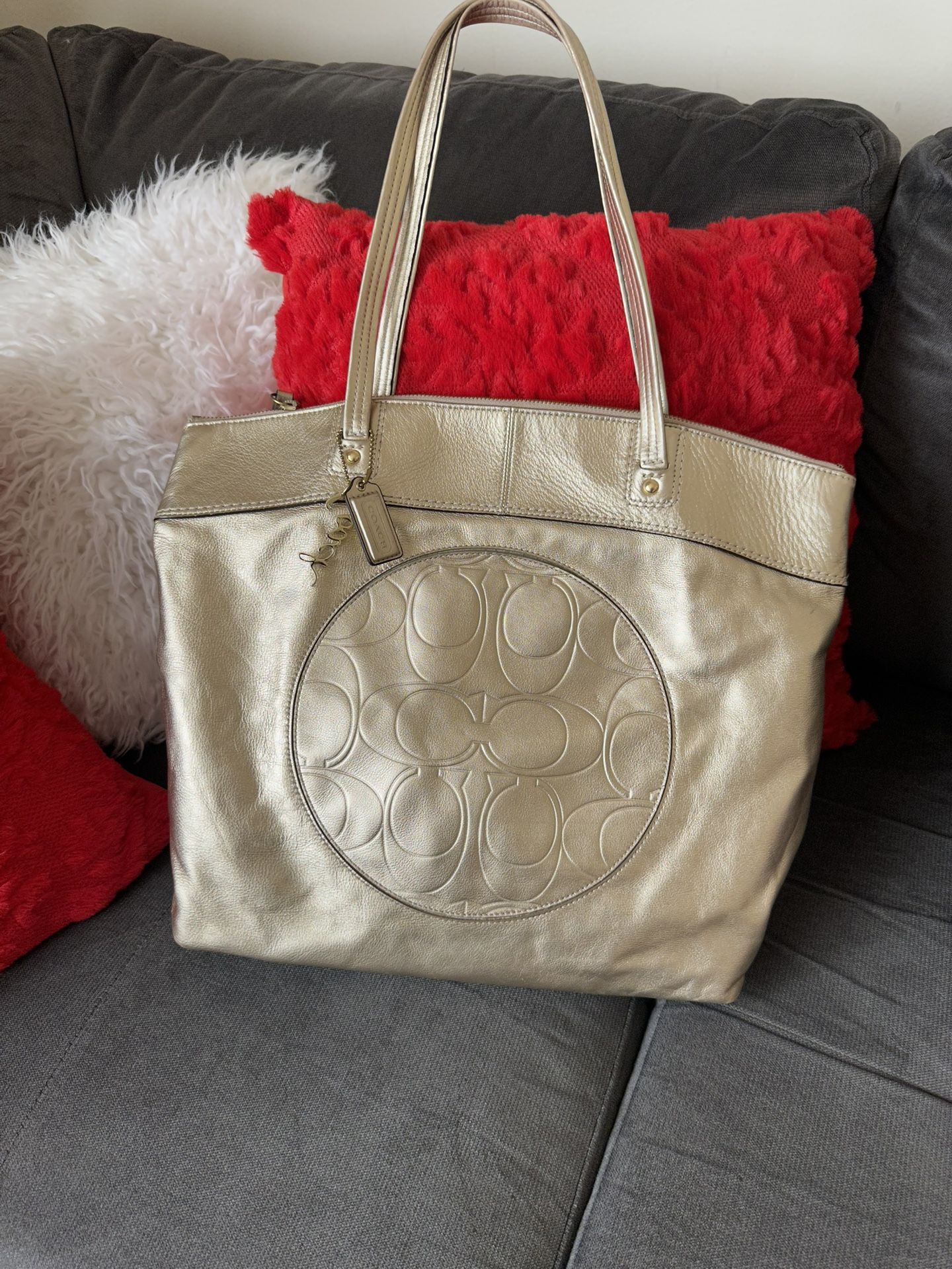 beautiful authentic coach bag