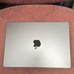 MacBook Pro (2024) M4