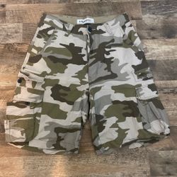 Camo pants : 32