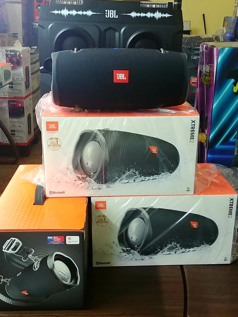 Brand New JBL Extreme 2. Bluetooth. 15 hours of play time. Waterproof. Powerbank. Rechargeable speaker.