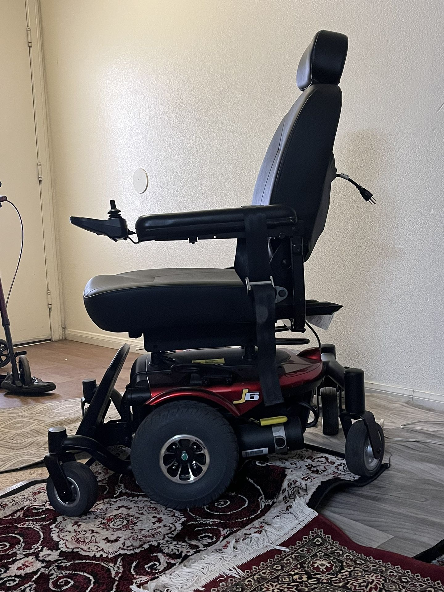 J6 Electric Wheelchair