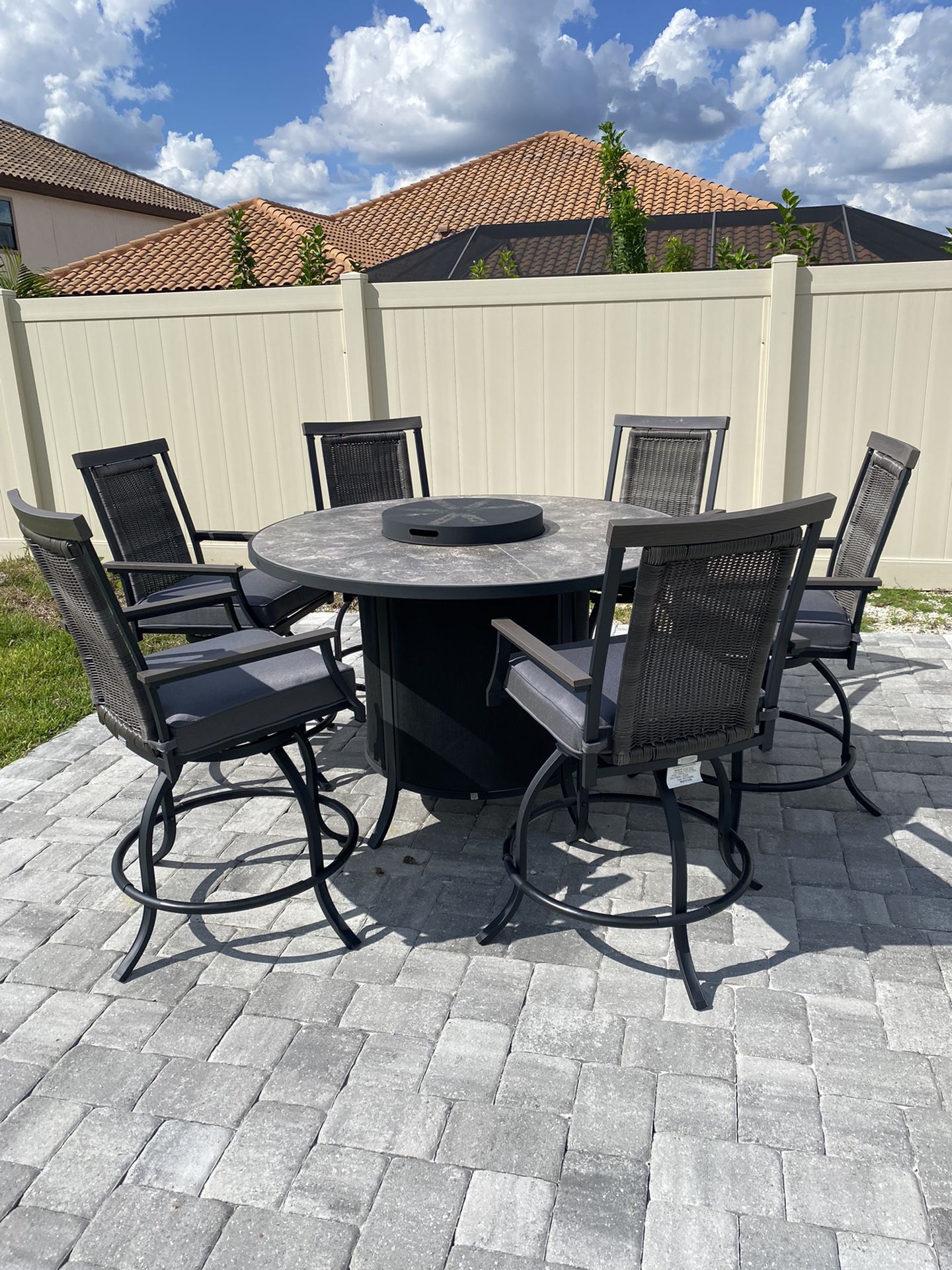 Broyhill  Thornwood Patio High Dining Fire Pit Table Set