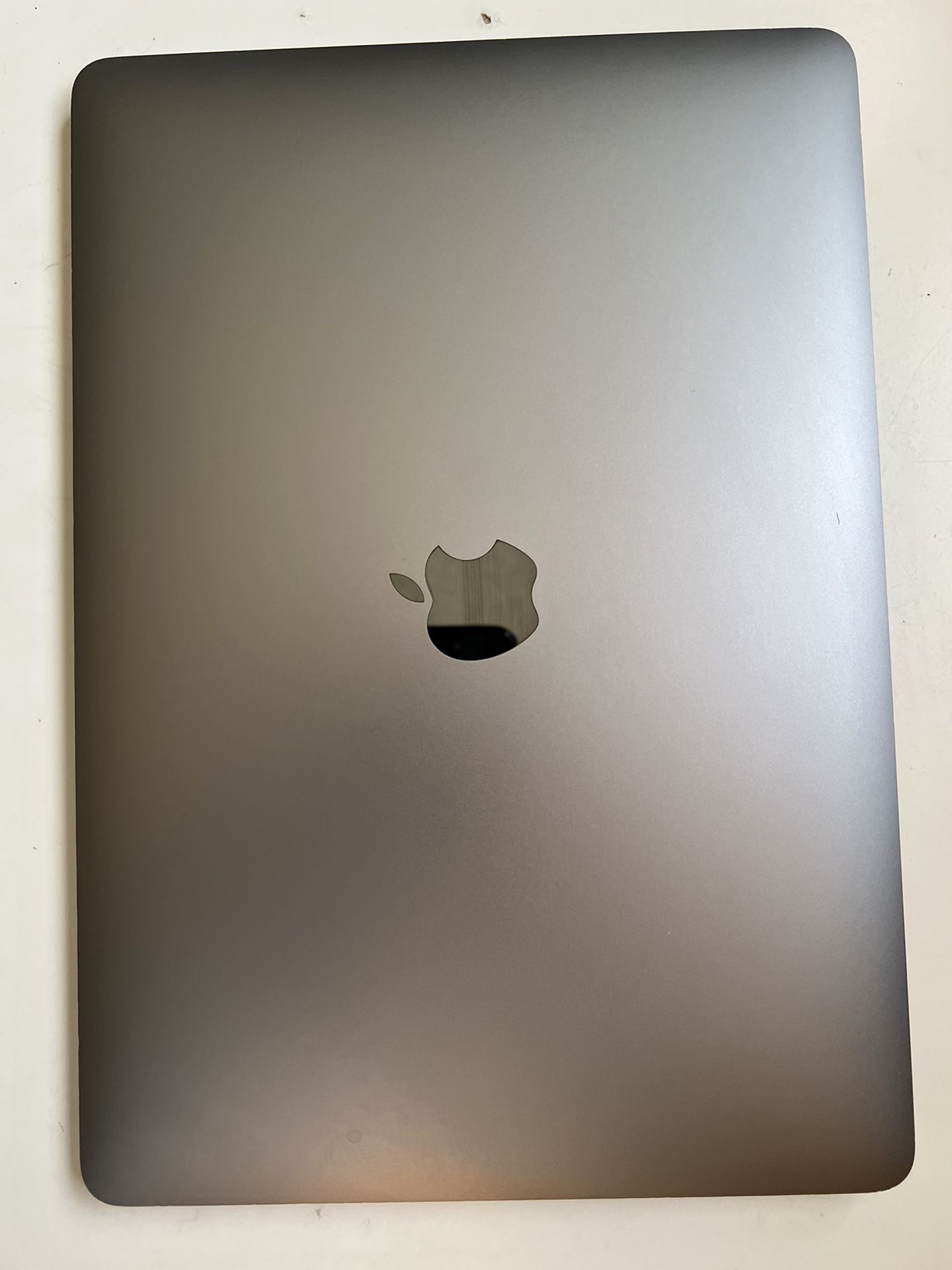 Apple MacBook Air (Retina, 13”)