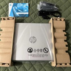   Laptop – Ryzen 5, 8GB DDR5, 512GB SSD 