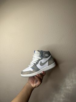 Jordan 1s Hyper Royal