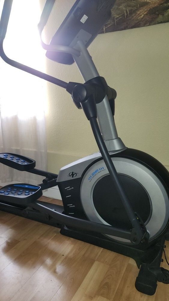 NordicTrack Elite 10.9i Elliptical