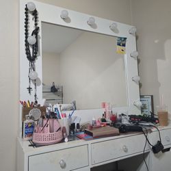 Vanity With Drawers