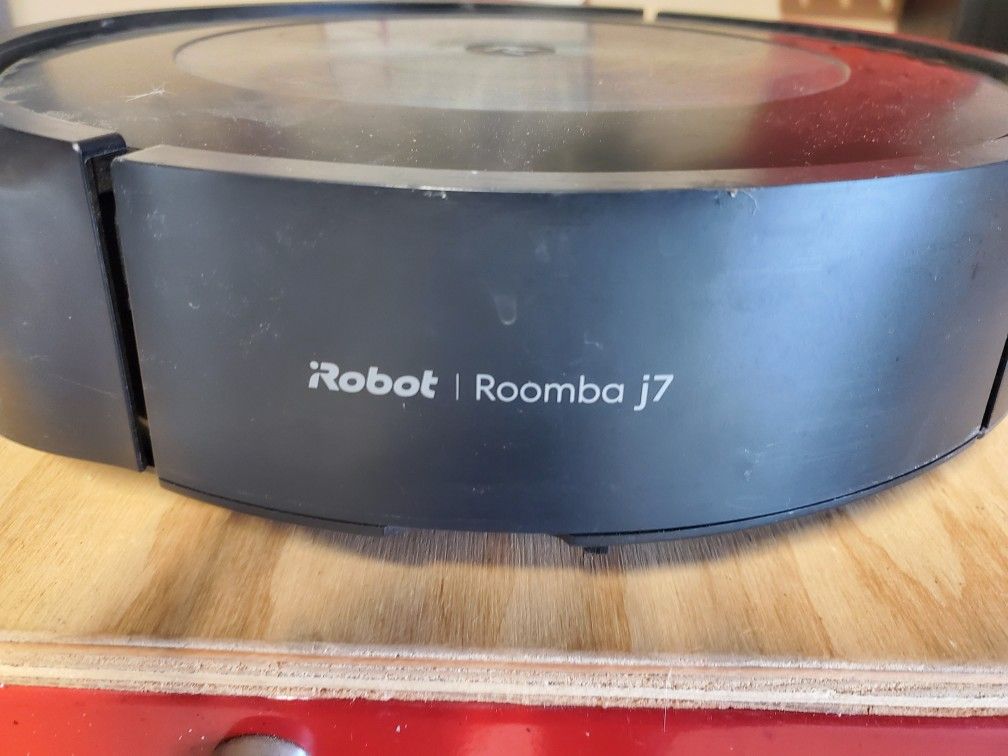 Roomba J7