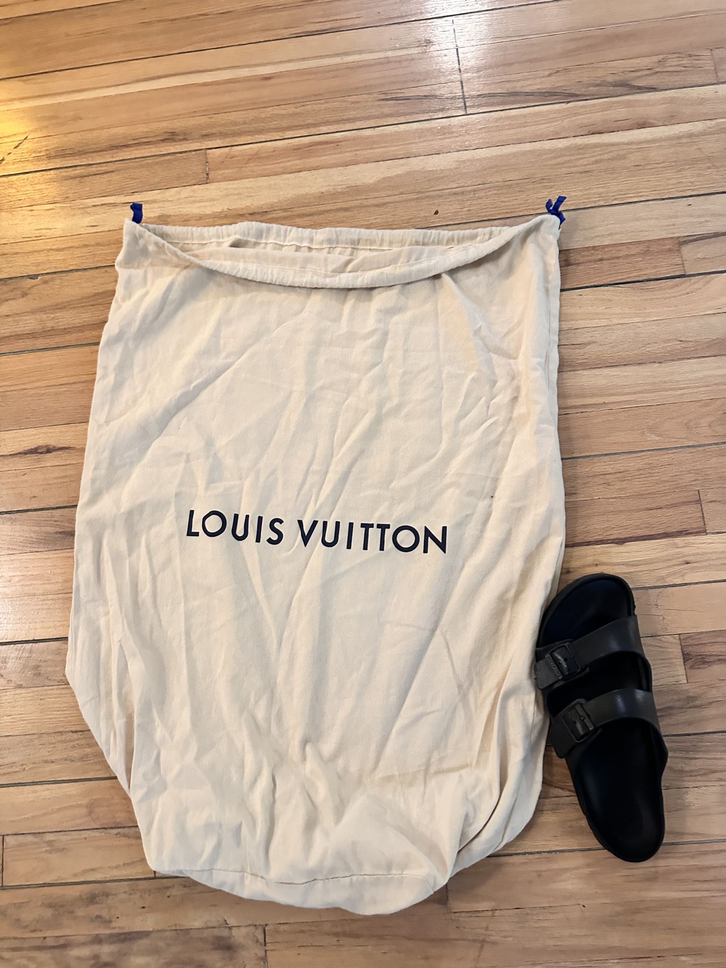 Louis Vuitton Luggage Cloth Bag for Sale in West Hollywood, CA - OfferUp