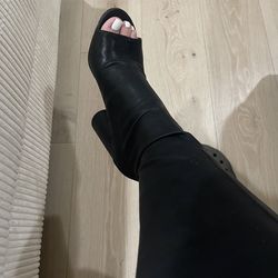 Steve Madden - URBAN Size 7