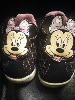 Minnie Mouse shoes