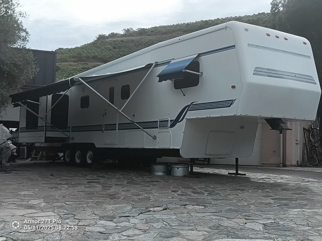 1996 Travel Supreme 40 ft, sleeps 6 Top of the line