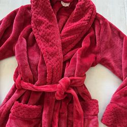 women's Red full length bathrobe size small. 