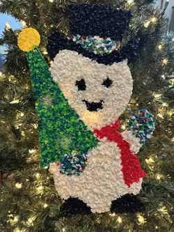 Vintage Plastic Snowman Christmas Decoration – Retro Popcorn Holiday Wall Hanging