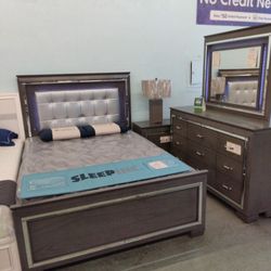 😍 Queen Lighted Bedroom Set 