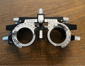 Optometric trial frame