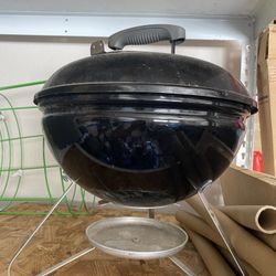 14” Charcoal Portable Grill - Like New - North phoenix