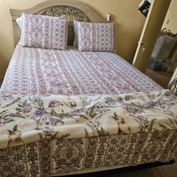 Cama Queen Catalina
