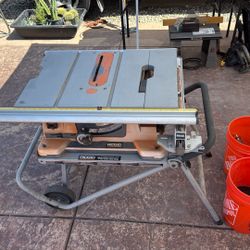 RIDGID TABLE SAW WITH MOBILE STAND