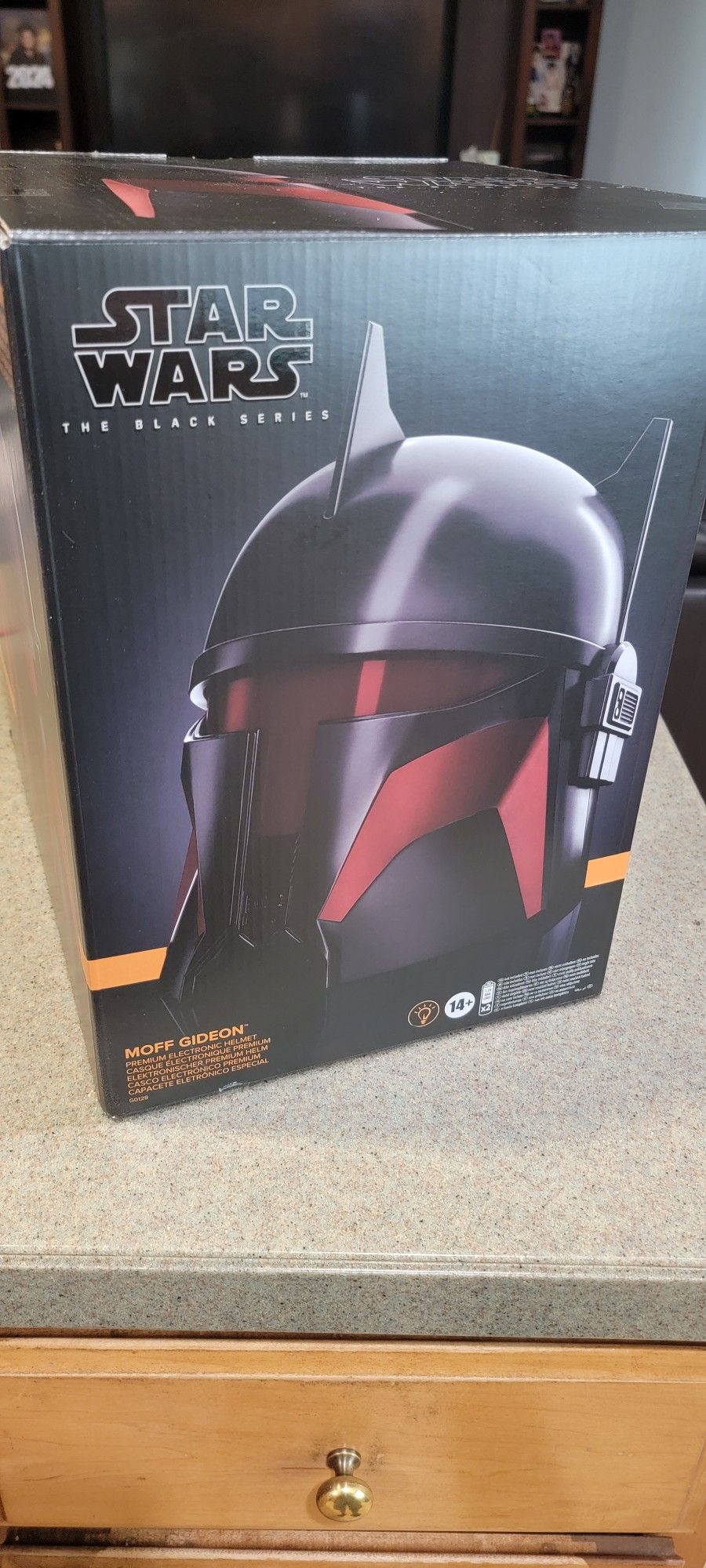 Star wars The Black Series Moff Gideon Helmet