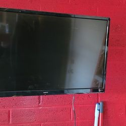 32 Inch Sanyo Smart Roku TV