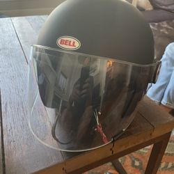 Bell Matte black Riot motorcycle Helmet (large)