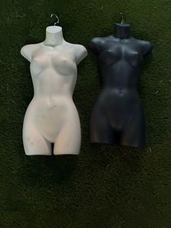 Maniquin displays