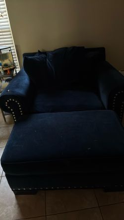 Free Navy Blue Lounge Chair with Ottoman – Comfortable & Stylish