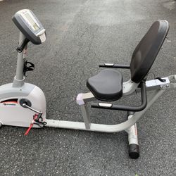 Schwinn 220 recumbent bike Great Condition!!