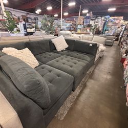 Thomasville 6 pc Grey Fabric Sectional