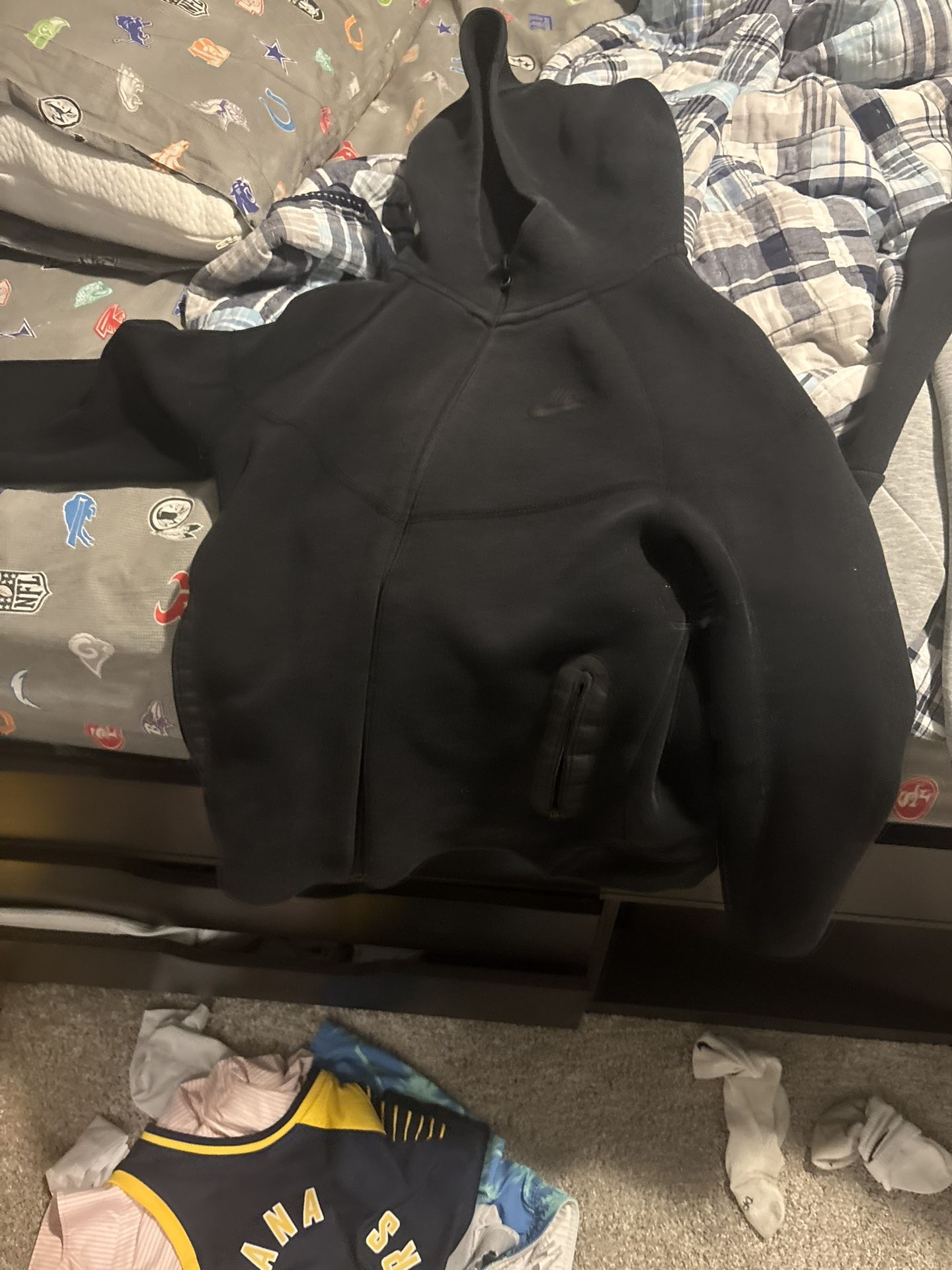 Black Nike Tech Youth XL 30 Bucks