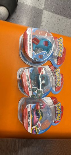 Meant, wobbuffet and Alolan Muk battle figures brand new