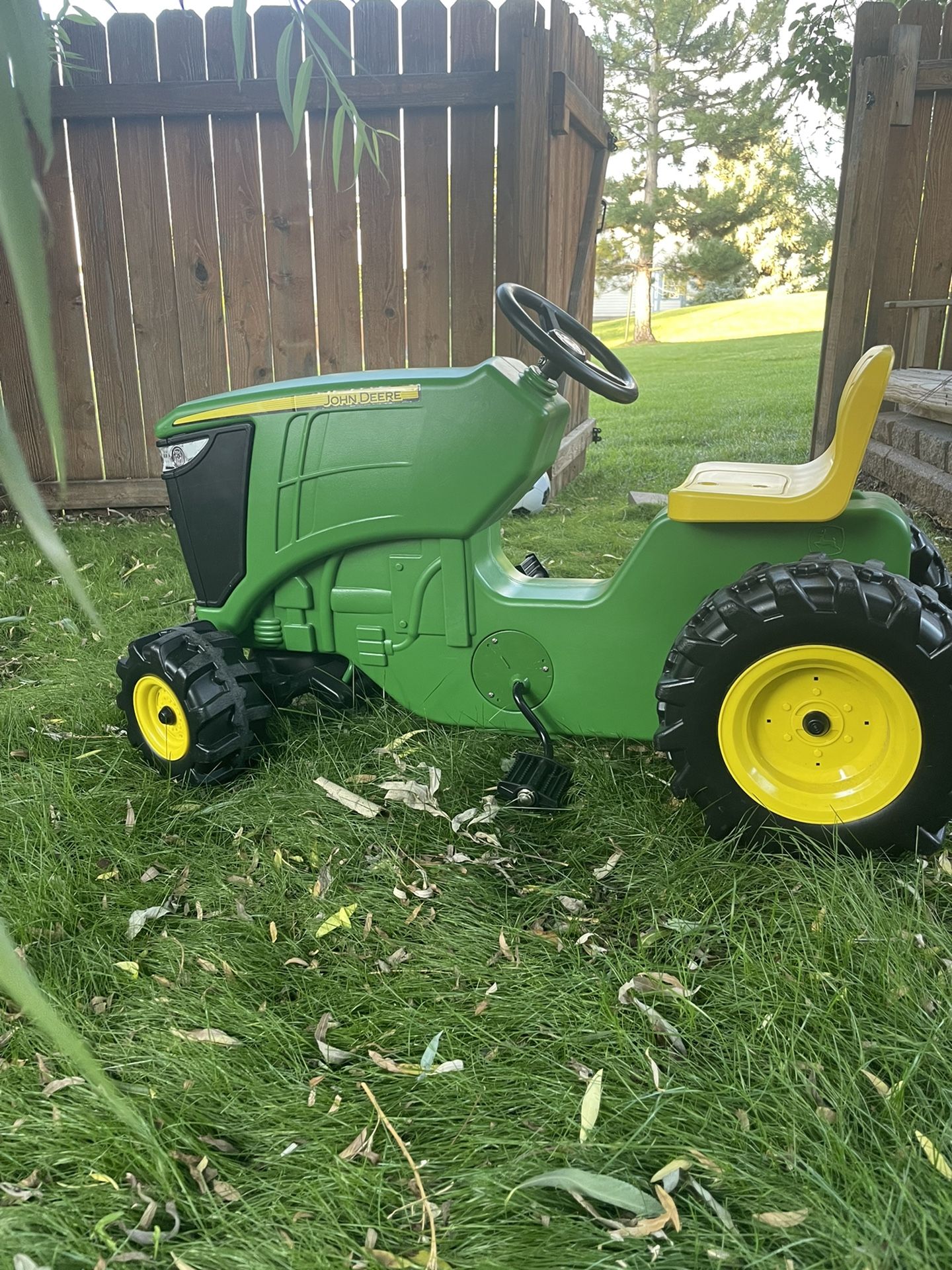 John Deere Kids Tractor 