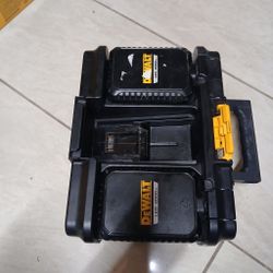 DEWALT
Tough System 2.0 Flex Volt 20V/60V Cordless 4000 Lumen LED Adjustable Folding Panel Work Light