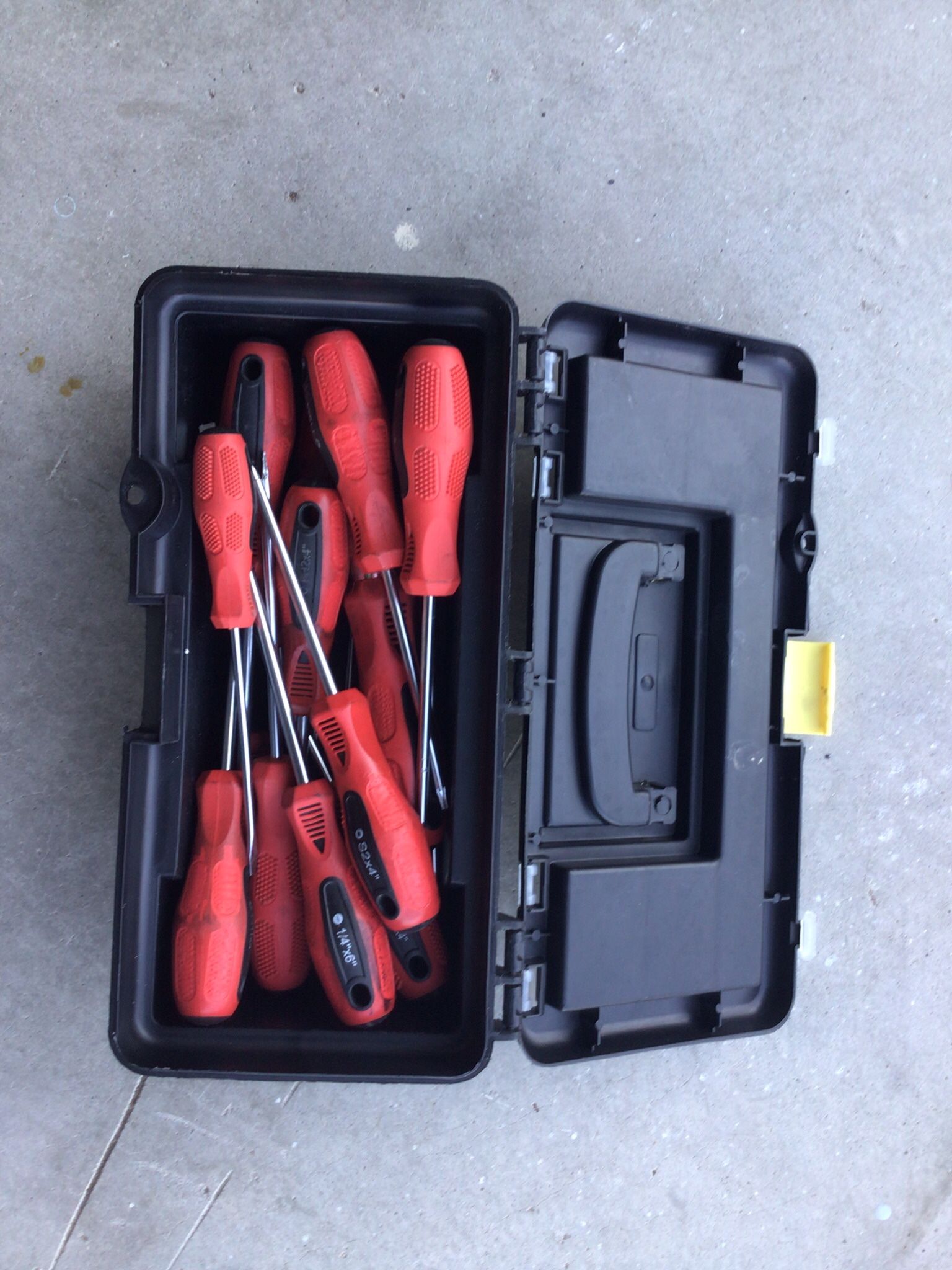 18 Piece Screwdriver Set Plus Case $15