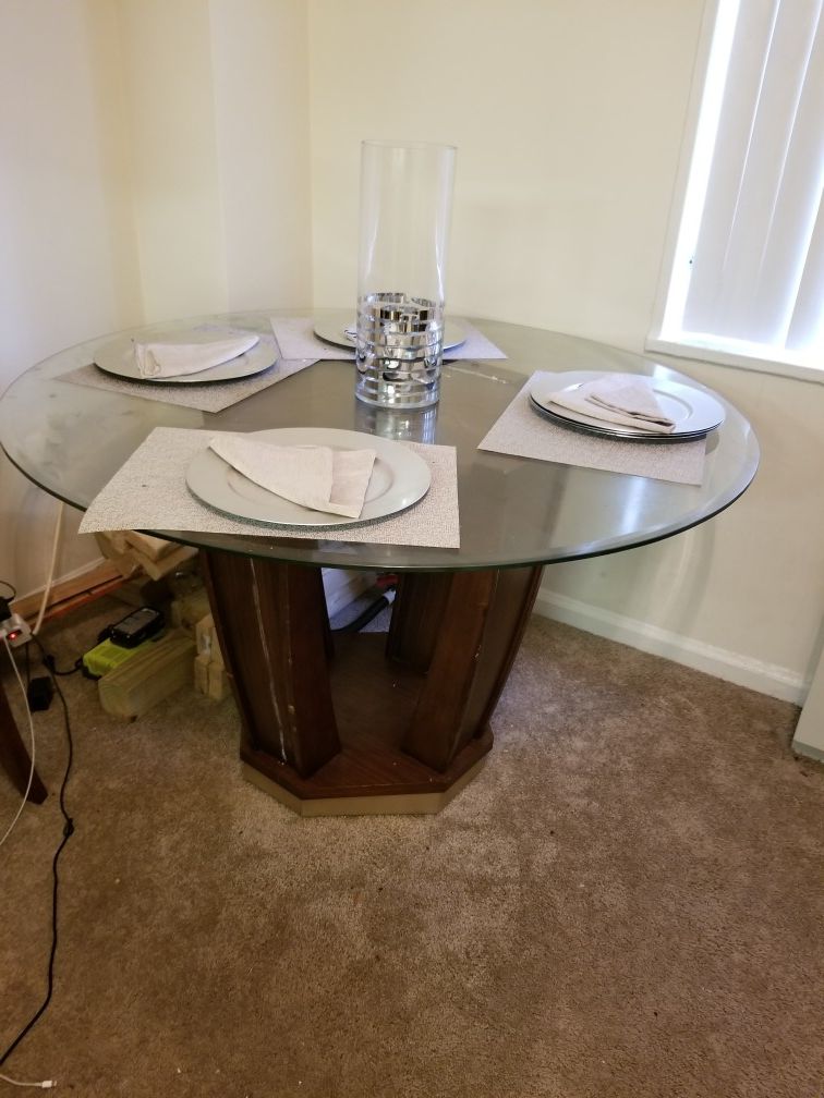 Nice Glass and Wood Dining Table Set