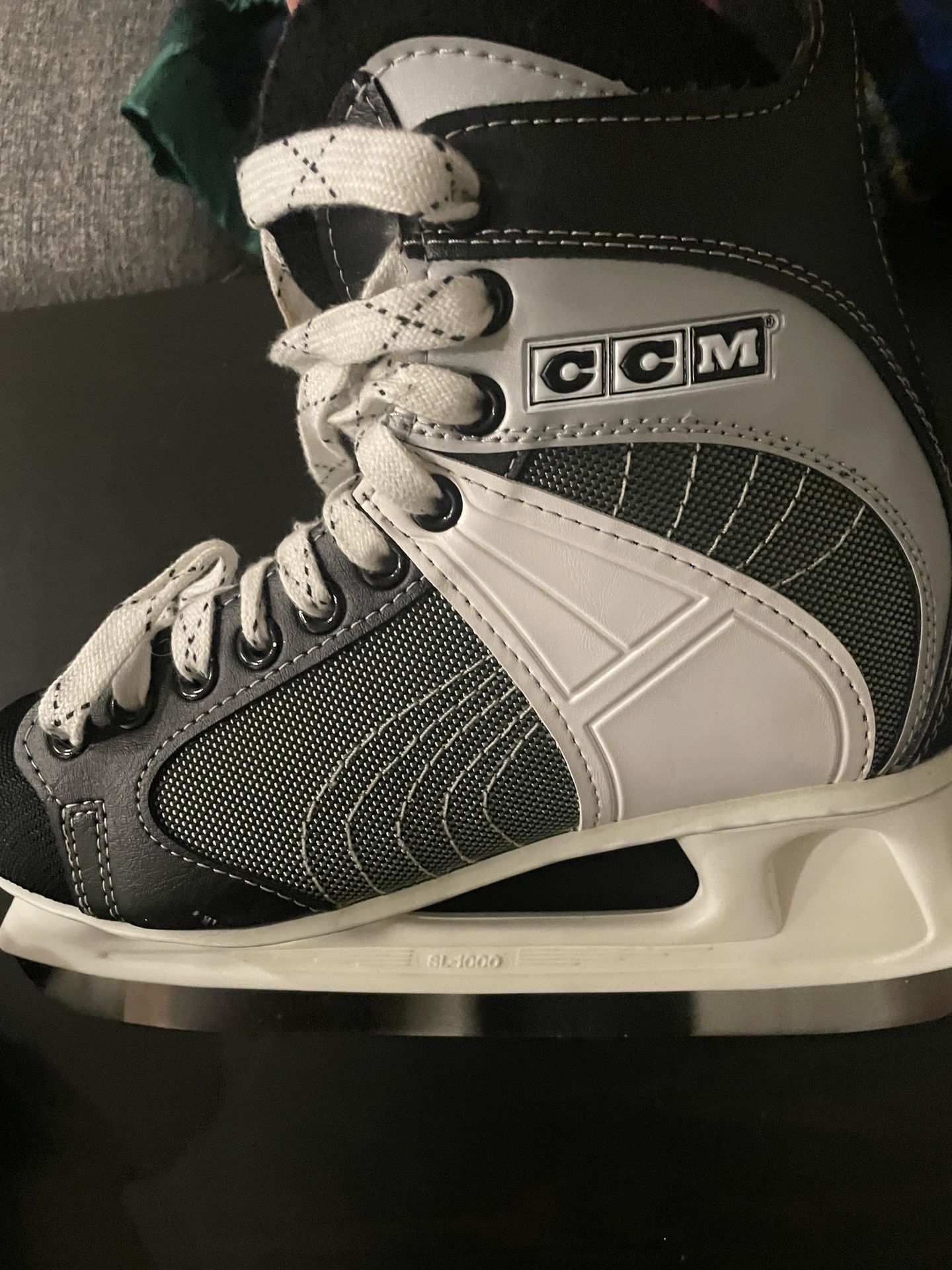 CCM Powerline 550 Ice Skates