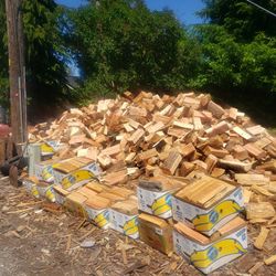 Firewood Bundles In A Banana Box Double A Store Bundle Clean And Ready To Burn 🔥 